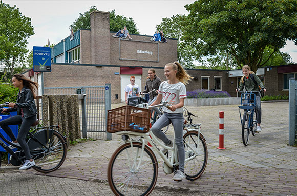 Gastlessen, stages, bedrijfsbezoek